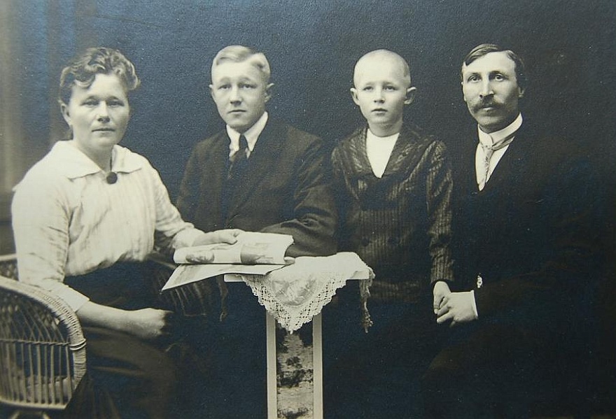 2. Familie Semken 1922.JPG - Semja Semken 1922